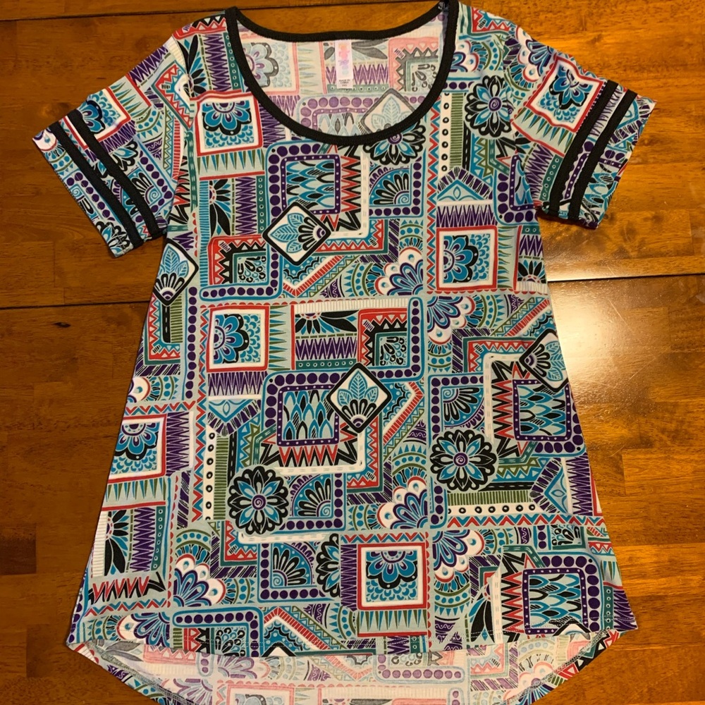 Women’s Lularoe “Classic Tee”, Hi-Lo, XXS